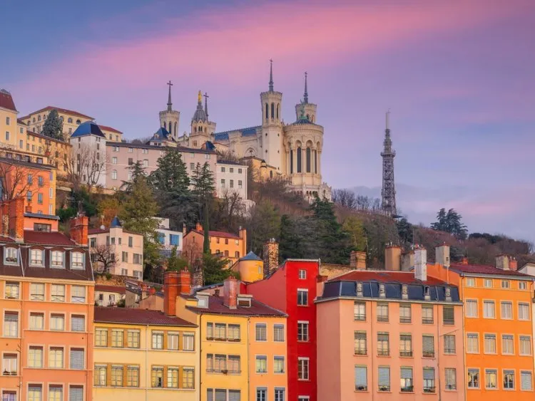 Faut-il acheter dans l'immobilier neuf ou l'ancien à Lyon ?